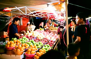 Pasar malam wakaf che yeh 0,9 χλμ. Wakaf Che Yeh - Kelantan