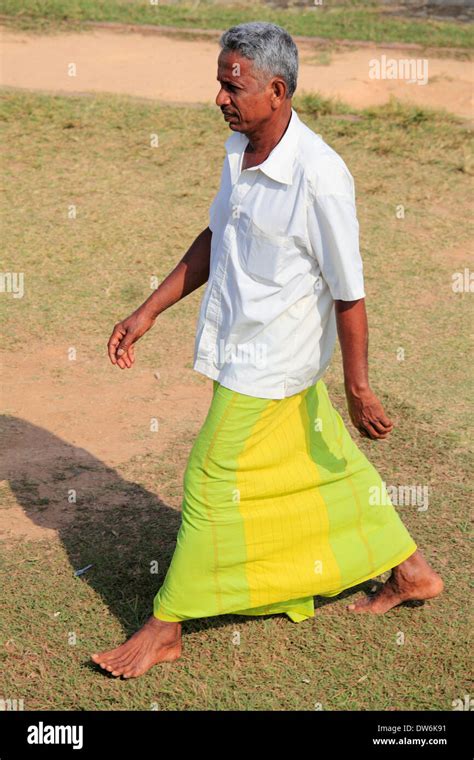 Sri Lanka Galle Man Traditional Dress Stock Photo Alamy