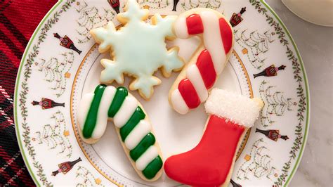 The ingredients for cookies, christmas or everyday of the year types, are sugar, eggs, flour and baking powder. 3 Types Of Christmas Cookies : 50 Best Christmas Cookies ...