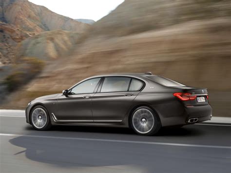 Long Awaited Bmw M7 Has Arrived Chariotz