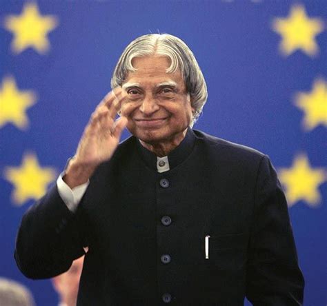 Abdul pakir jainulabudeen abdul kalam, born on 15th october 1931 and later known as apj abdul kalam was the son of a boat owner who ferried hindu pilgrims from the rameshwaram temple in. Happy Birthday Abdul Kalam: Unknown facts about the ...