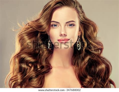beautiful girl long wavy hair brunette库存照片347688002 shutterstock