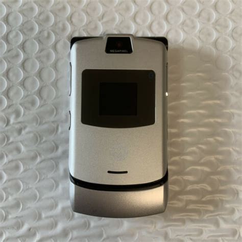 Unlocked Motorola Razr V3 Unlocked Flip Gsm Bluetooth Mp4 Video Mobile Phone Ebay