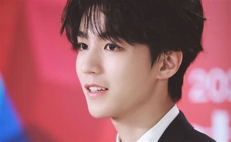 Karry Wang Top 30 Most Handsome Chinese Idols 2021 Close July 31