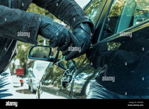 Theft Thief Hi Res Stock Photography And Images Alamy