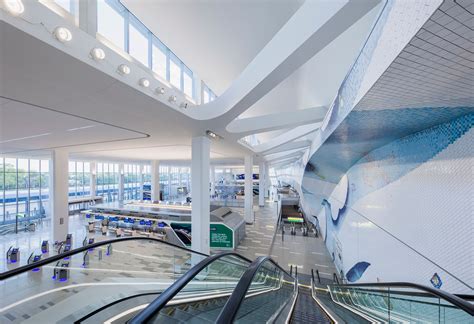 La Nueva Terminal B Del Aeropuerto La Guardia En Nueva York