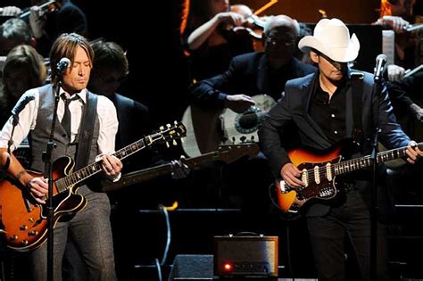 Keith Urban To Play Guitar With Brad Paisley While Recovering From