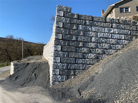 Weighing in at from 1,225 to 4,500 pounds and displaying up to 14 square feet of face area, bronco has the heft and coverage to tackle any job you can throw at it. Retaining Wall Blocks | A&R Concrete Products