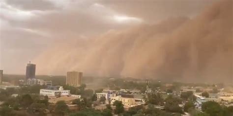 Massive Dust Storm Engulfs Capital City Of Niger Residents Describe