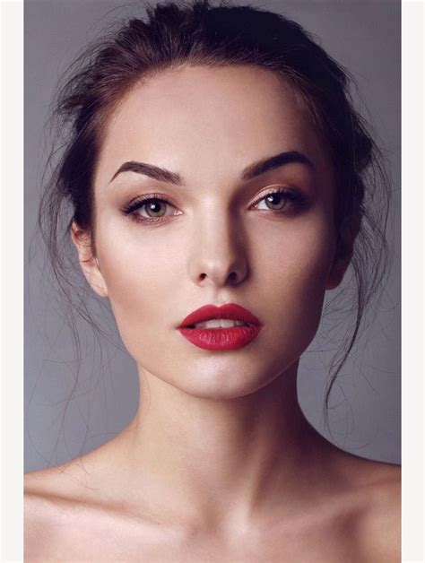 Wedding Weddingmakeup Bride In 2020 Wedding Makeup Tips Red Lip