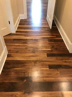 We carry several, including shaw vinyl plank flooring and options from stainmaster ®, smartcore, cali, mohawk and more. Lexington oak smartcore ultra waterproof flooring at lowes ...