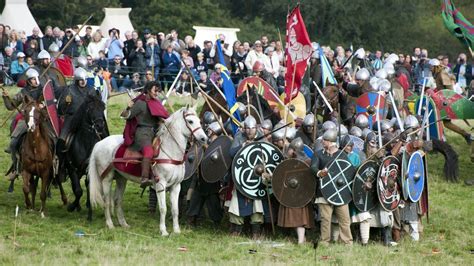 Battle Of Hastings Recreated By Hundreds Of Re Enactors Bbc News