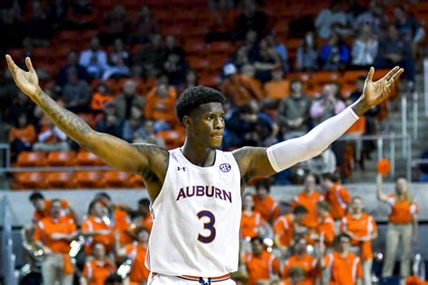 Auburn Basketball Continues To Rise In Ap Poll