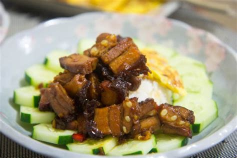 Transform your leftovers into a spectacular dish that will have everybody asking for seconds. Hainanese Style Stir-fry Leftover Roast Pork Belly