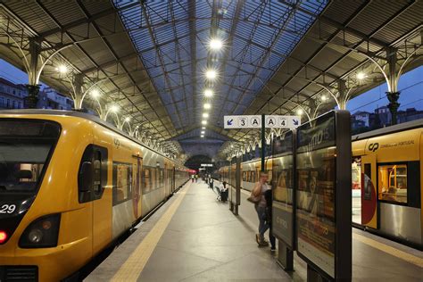 Light To Enhance Safety And Beauty Of São Bento Railway Station Schréder