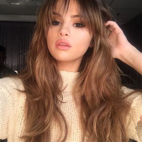 Selena Gomez Debuts Bangin Hairdo