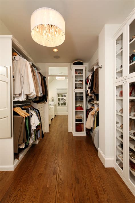 Ideas Of Functional And Practical Walk In Closet For Home Homesfeed