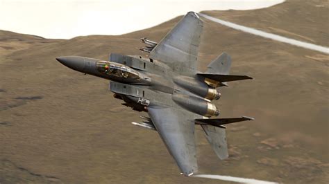 Mcdonnell Douglas F 15 Eagle Flying On A Side Wallpaper Aircraft