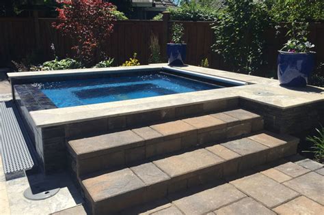 Spas And Hot Tubs In Eugene And Bend Or Emerald Pool And Patio