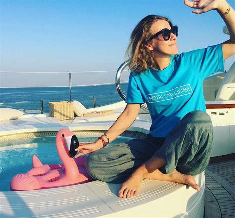 49 Hot Pictures Of Ksenia Sobchak Which Will Make Your Hands Want Her