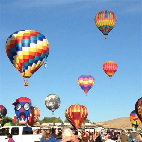 Beginning The Mass Ascension Of Balloons Into The Reno Nv Sky