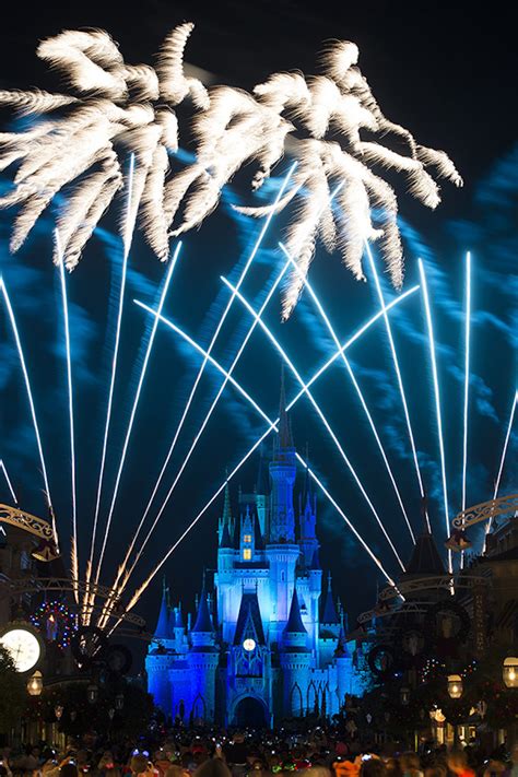 Watch New Years Eve Fireworks Live At Magic Kingdom Park Disney