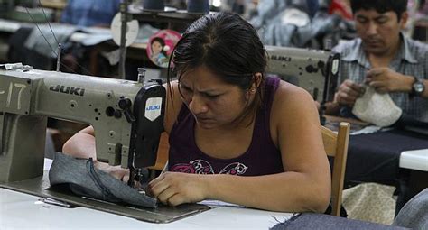 Día De La Madre Mayoría De Mamás Peruanas Trabaja Y 25 Cría Sola A