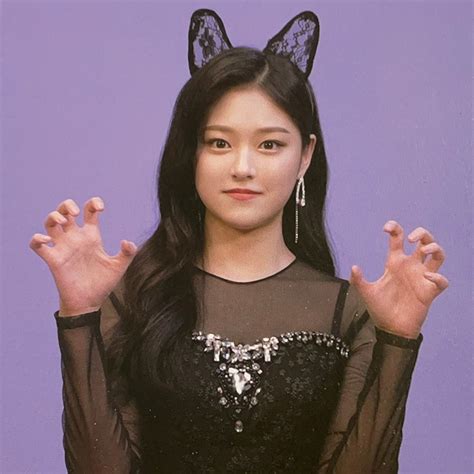 Lq Hyunjin Cat Girl Icon Hyunjin Loona Kpopicons Kpop Group Names