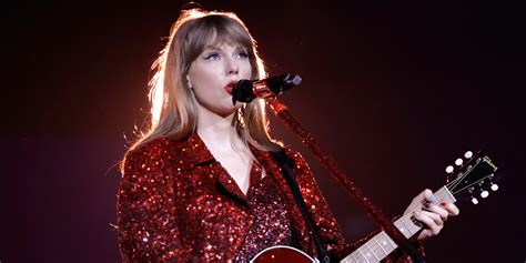 Taylor Swift Books It Offstage During ‘eras Tour After Set Piece