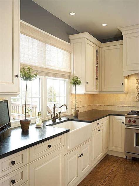 4 white/grey neutral paint colors from benjamin moore. ≫25 Antique White Kitchen Cabinets Ideas That Blow Your ...