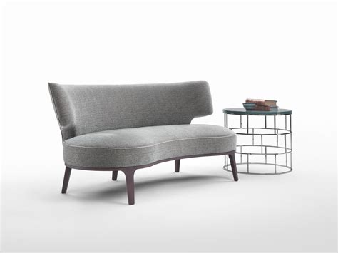 Un divano a due posti in ecopelle è la scelta ideale per chi voglia un sofà pratico e bello, contenendo il prezzo. Divani piccoli, a due o tre posti: design per il relax ...