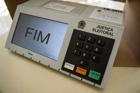 Urna eletrônica no Brasil completa 22 anos com muito mais segurança