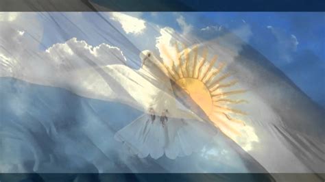 La bandera de argentina es muy similar a la bandera de uruguay, sobre todo por su diseño azul y blanco y el símbolo amarillo del sol, que representa al dios inca del sol llamado inti. Este El Color Original De La Bandera Argentina