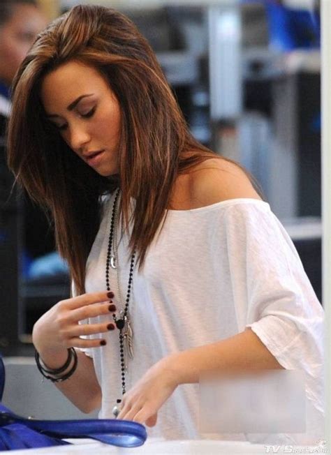 Demi lovato's ten best hairstyles. Demi Lovato Short hair with Caramel highlights | Demi ...