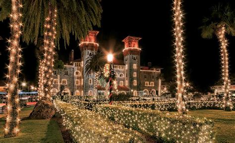 Top 7 Best Places To Visit In America During Christmas Knowinsiders