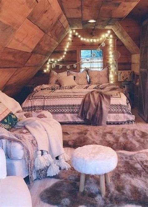 36 Lovely Attic Bedroom Ideas With Bohemian Style Rustic Bedroom