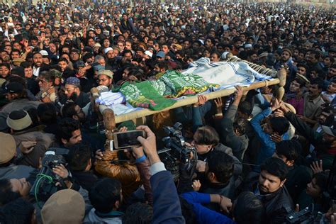2 die as pakistanis protest over girl s killing the new york times