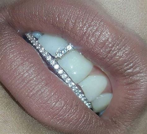 Pin by ѕυηѕнιηє on acceѕѕorιeѕ Diamond grillz Teeth jewelry