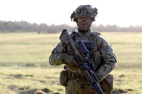 Professionel soldat i Hærens Reaktionsstyrker | Forsvaret
