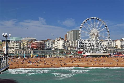 England’s Beach Getaway in Brighton | Architectural Digest