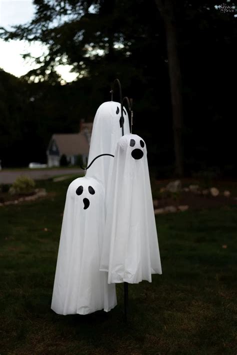 Easy Lighted Hanging Ghosts Hanging Ghosts Halloween Ghost
