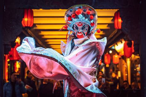 Face Changing Sichuan Opera Bianlian In Chunxifang Chunxilu