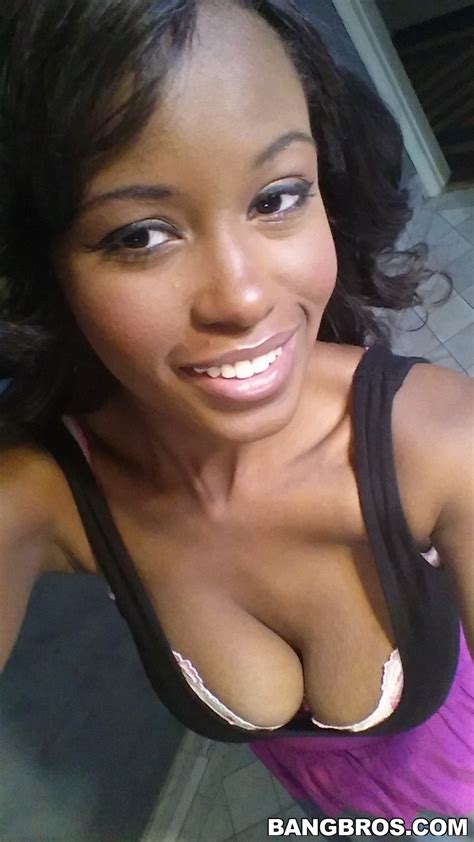 Beautiful Black Girl Has Nice Tits Photos Jezabel Vessir Milf Fox