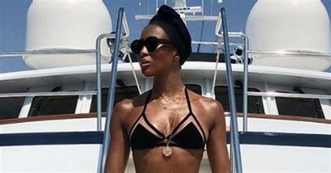 Naomi Campbell Shuts Down Pregnancy Rumours In Tiny Bikini After Skepta