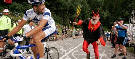 The Craziest Fans Of Le Tour De France We Love Cycling Magazine