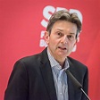 SPD: Rolf Mützenich bleibt Fraktionschef - mit 97 Prozent gewählt - DER ...