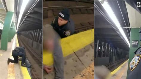 Nypd Officers Help Rescue Man Who Fell Onto Subway Tracks Abc7 New York