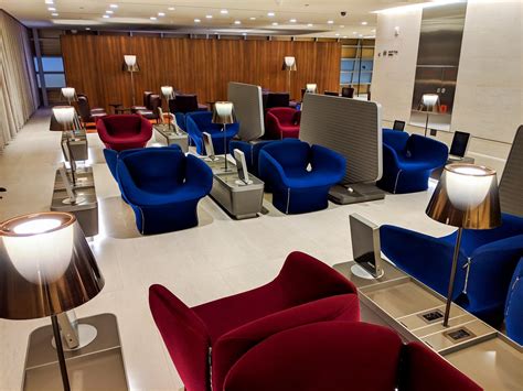 Review Qatar Airways Doha Immigration And Arrivals Lounges