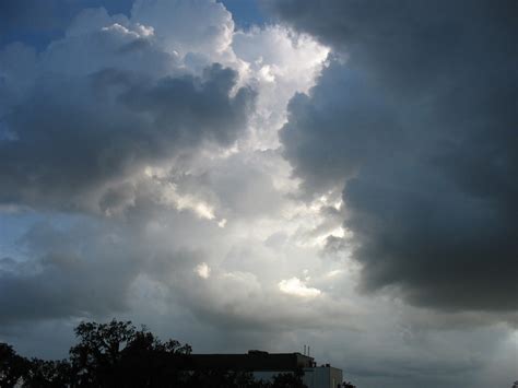 One Dramatic Cloud Shot Here Is A Dramatic Shot Of Clouds Flickr