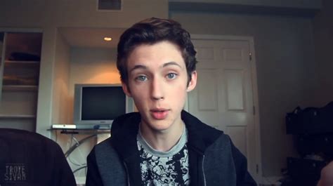 Troye Sivan Gay Australian Actor Comes Out On Youtube Huffpost